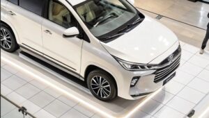 toyota innova hycross